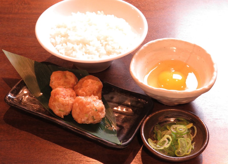 神田の居酒屋「とりいちず」で〆まで美味しいこだわりの水炊きを堪能！