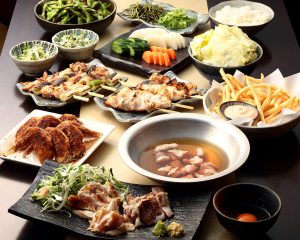 とりいちず酒場 神田北口店の鶏料理を満喫できる〈食べ放題×飲み放題コース〉